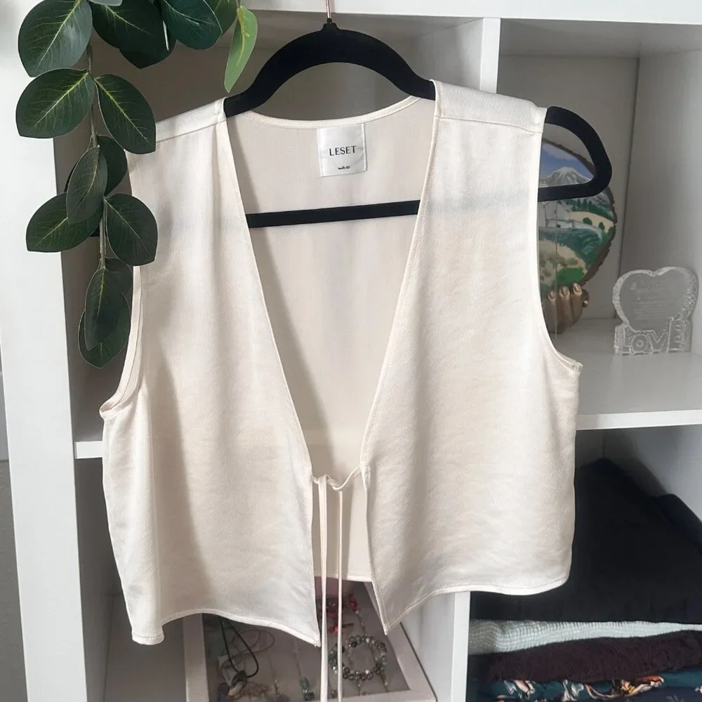LESET Cream Satin Lounge Set Vest & Shorts XS Minimalist Luxe Sleepwear - Picture 3 of 8